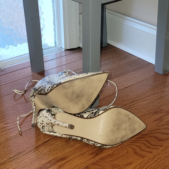 Booties and handbag - Picture 2 of 8